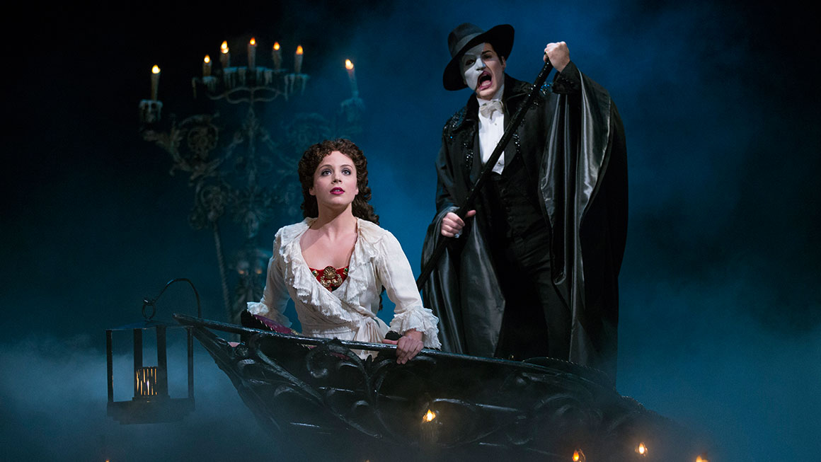 Mary Michael Patterson as Christine and Hugh Panaro as The Phantom in <i>Phantom of the Opera</I>.