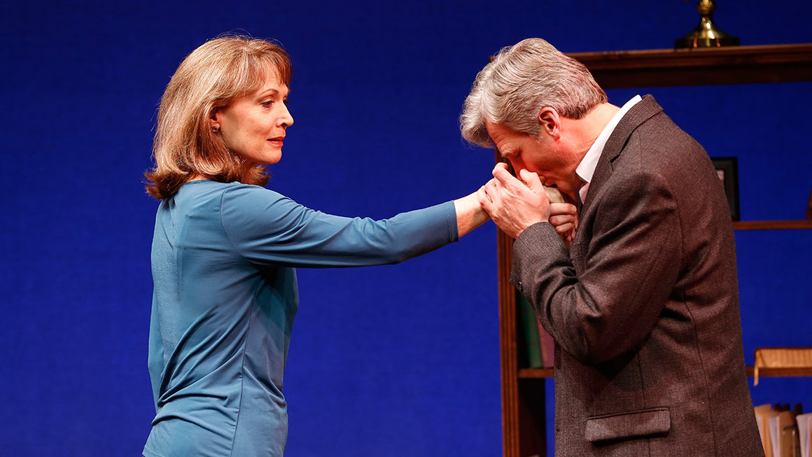 Dee Hoty as Dr. Alexandra Bloomfield & Tom Galantich as Dr. Michael Hamilton in <i>The Preacher and the Shrink</I>.